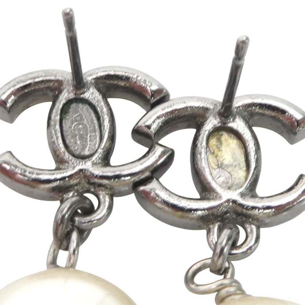 CHANEL Authentic White Pearl Logo Earrings - Picture 4 of 5